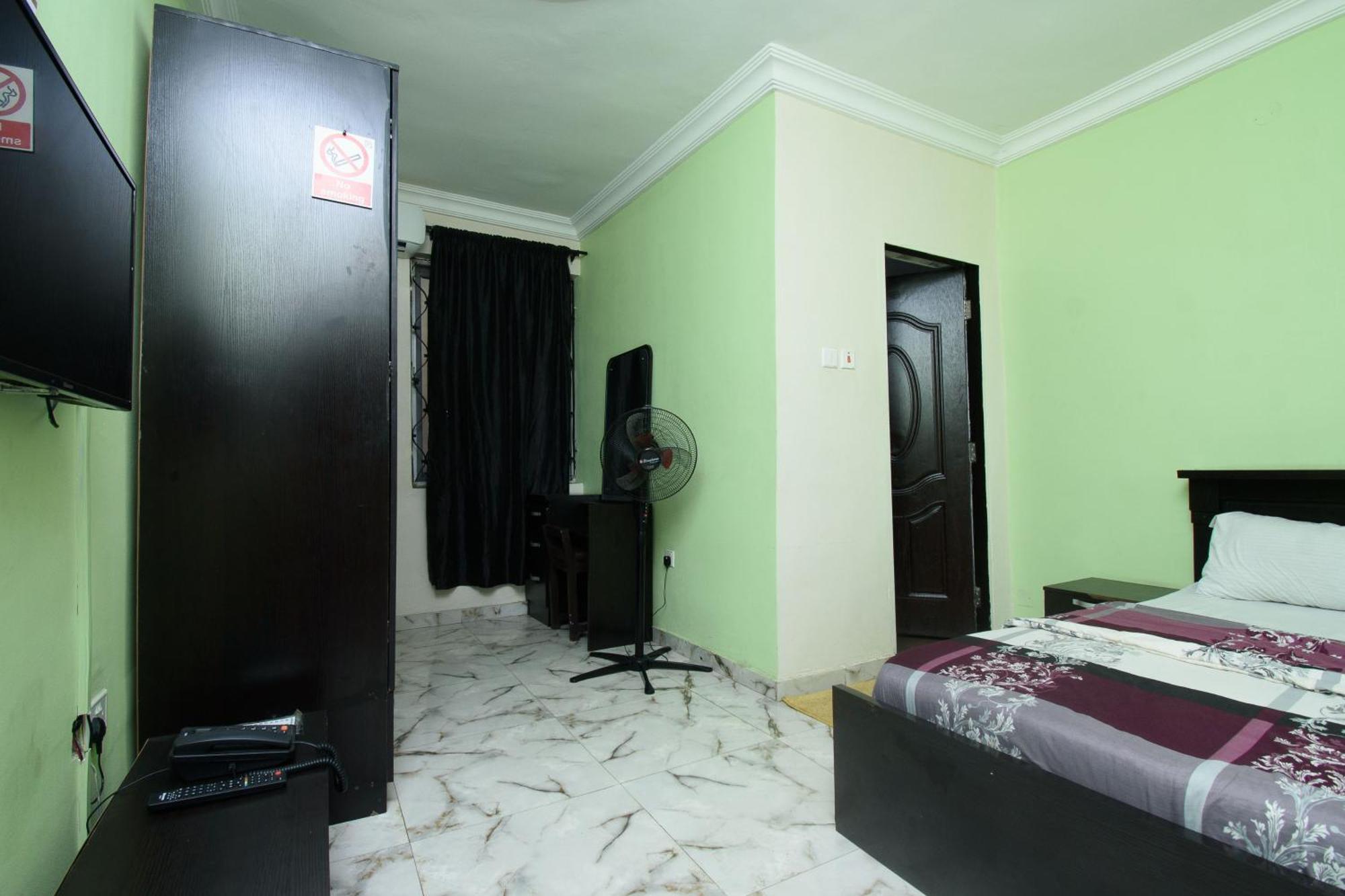 D'Tavern Apartment Ibadan Exterior photo